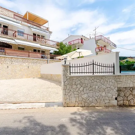Edita * Trogir