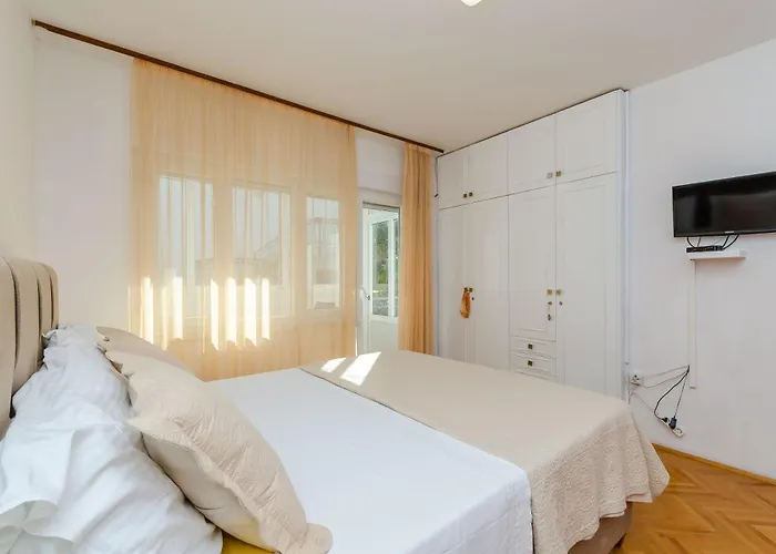 Edita * 트로기르